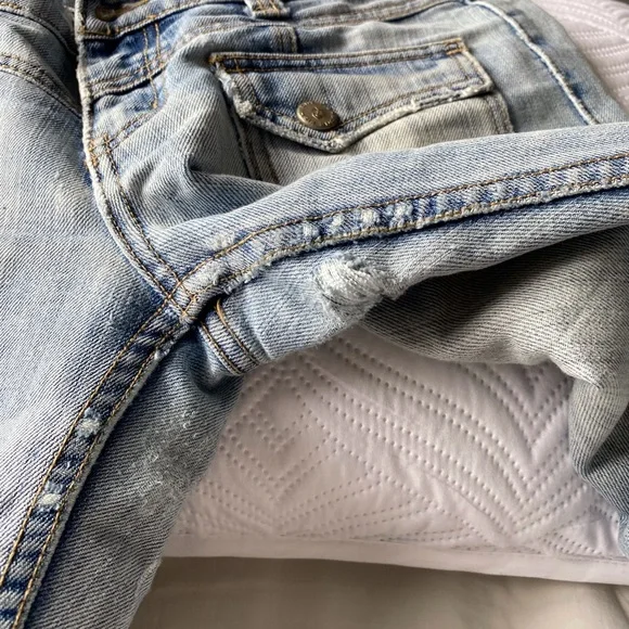 Jeans - Picture 1 of 5